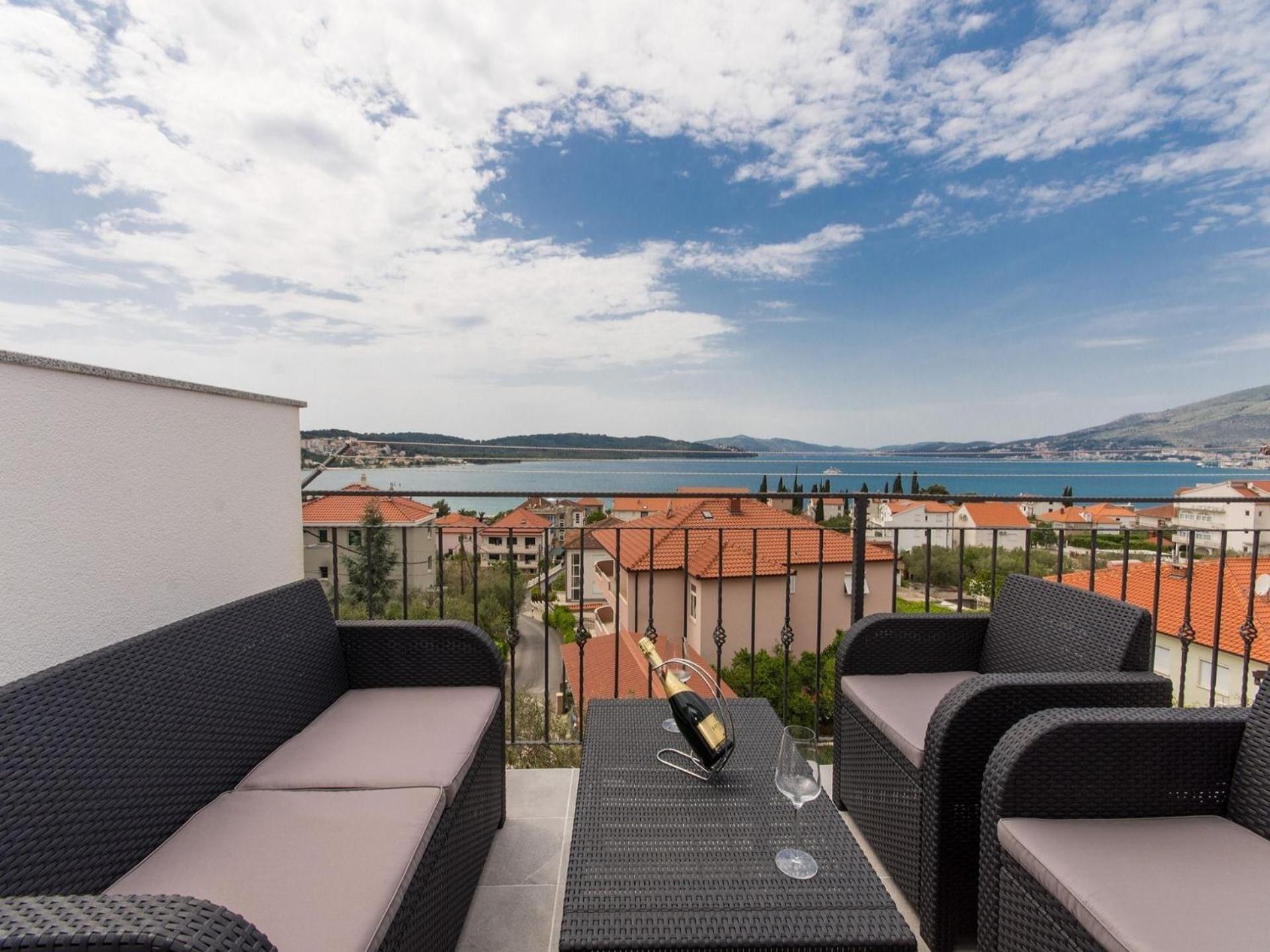 Apartment Tamara - great view Trogir Exterior foto